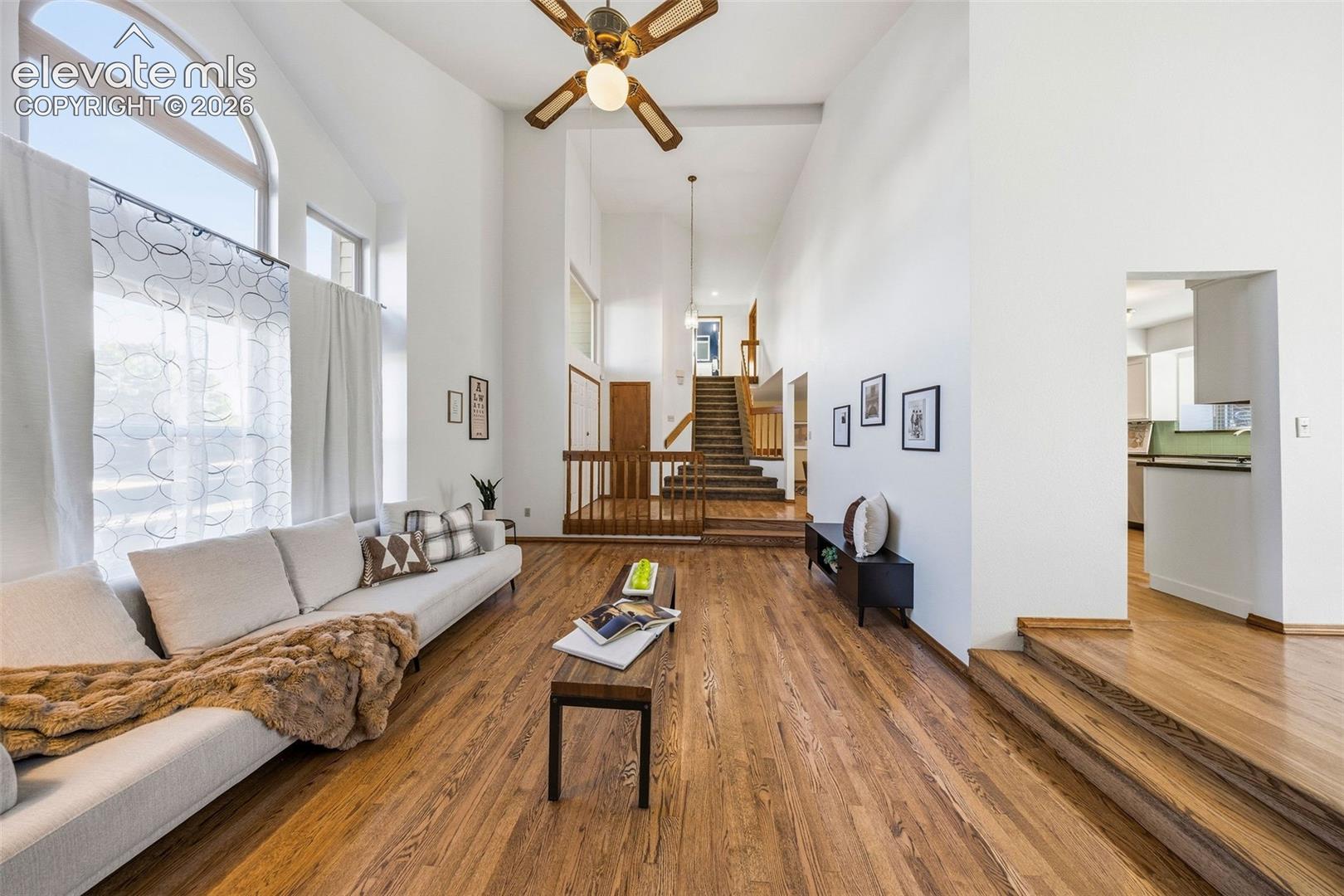 Listing photo 11 for 6120 Moorfield Avenue