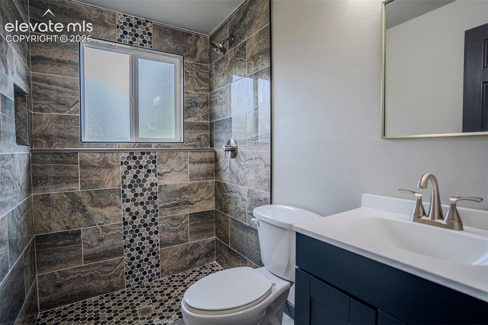 Listing photo 19 for 1301 N Murray Boulevard