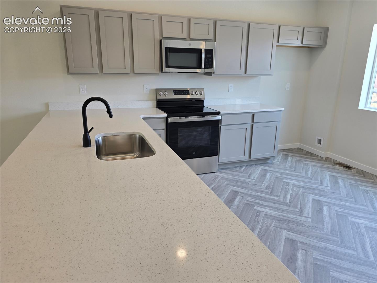 Listing photo 5 for 4512 Hawk Haven View