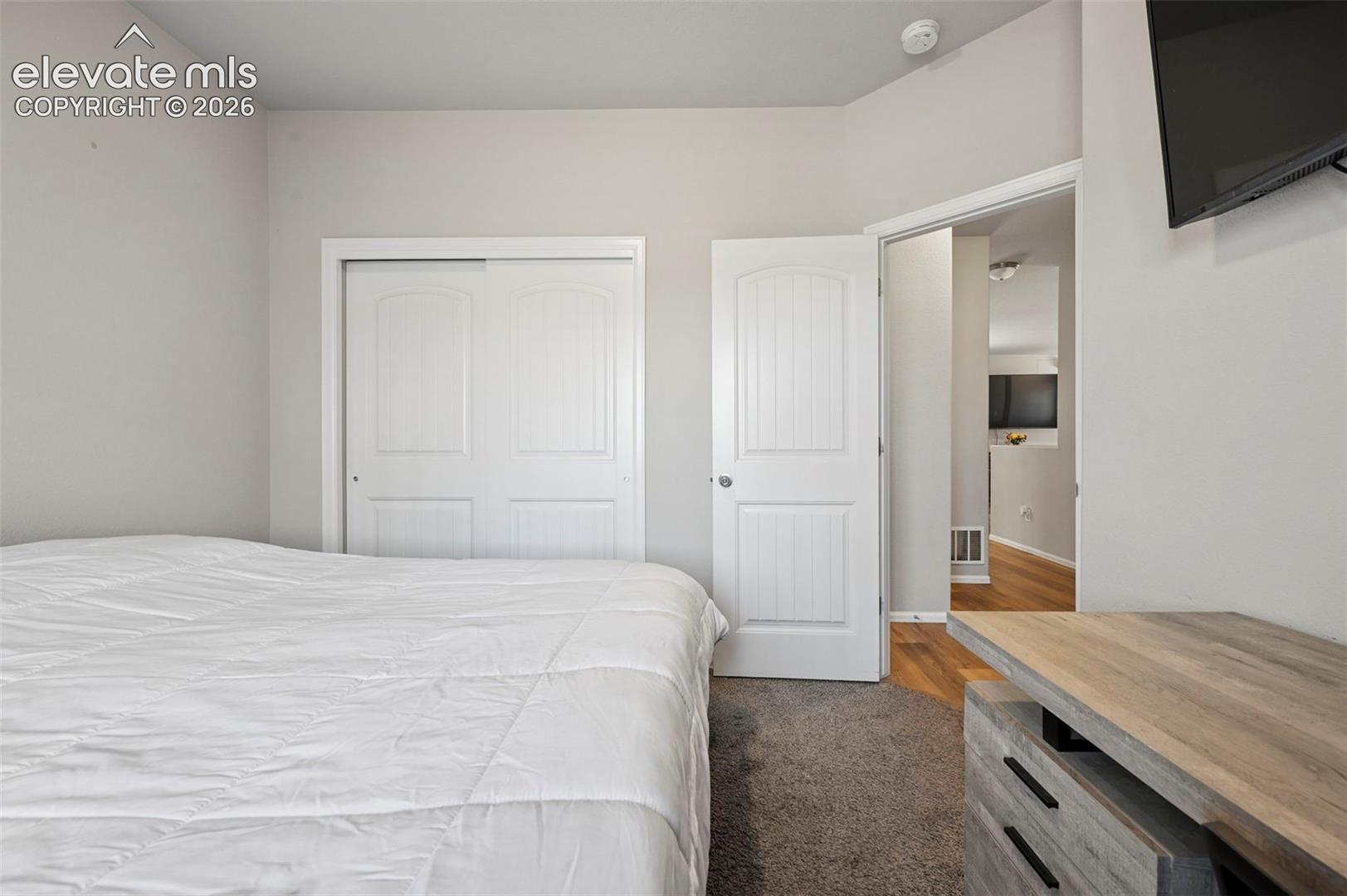 Listing photo 22 for 1114 E Laramie Avenue
