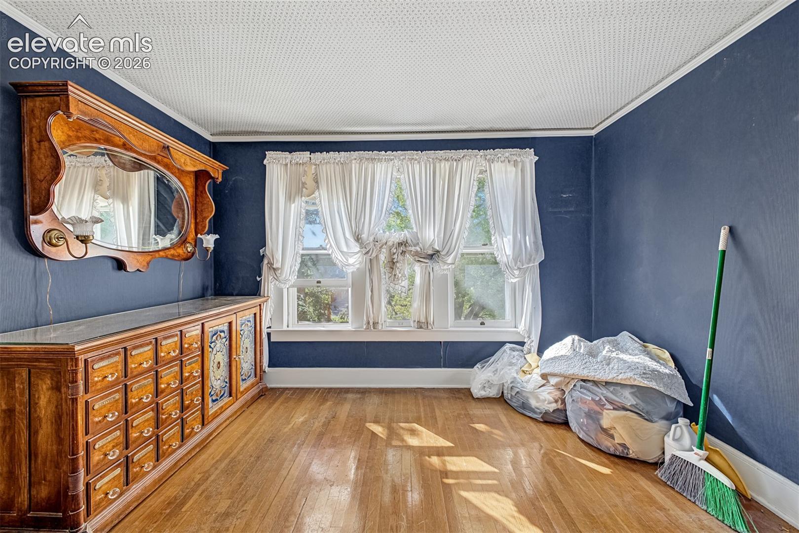Listing photo 11 for 116 E Columbia Street