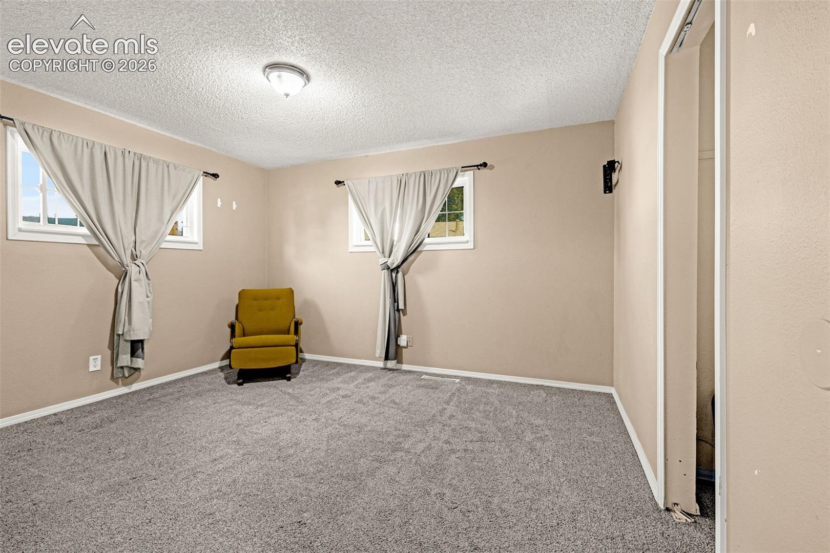 Listing photo 25 for 1933 Hallam Avenue