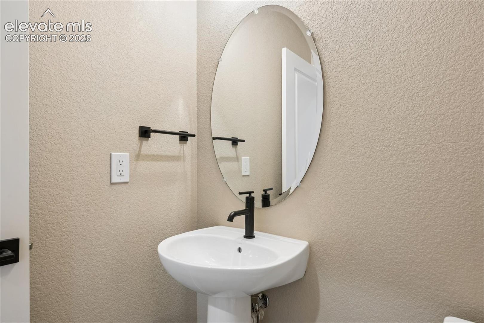 Listing photo 16 for 7931 Grey Bark Way