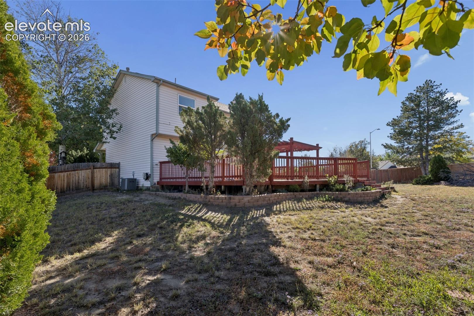 Listing photo 7 for 6420 Stonehedge Drive