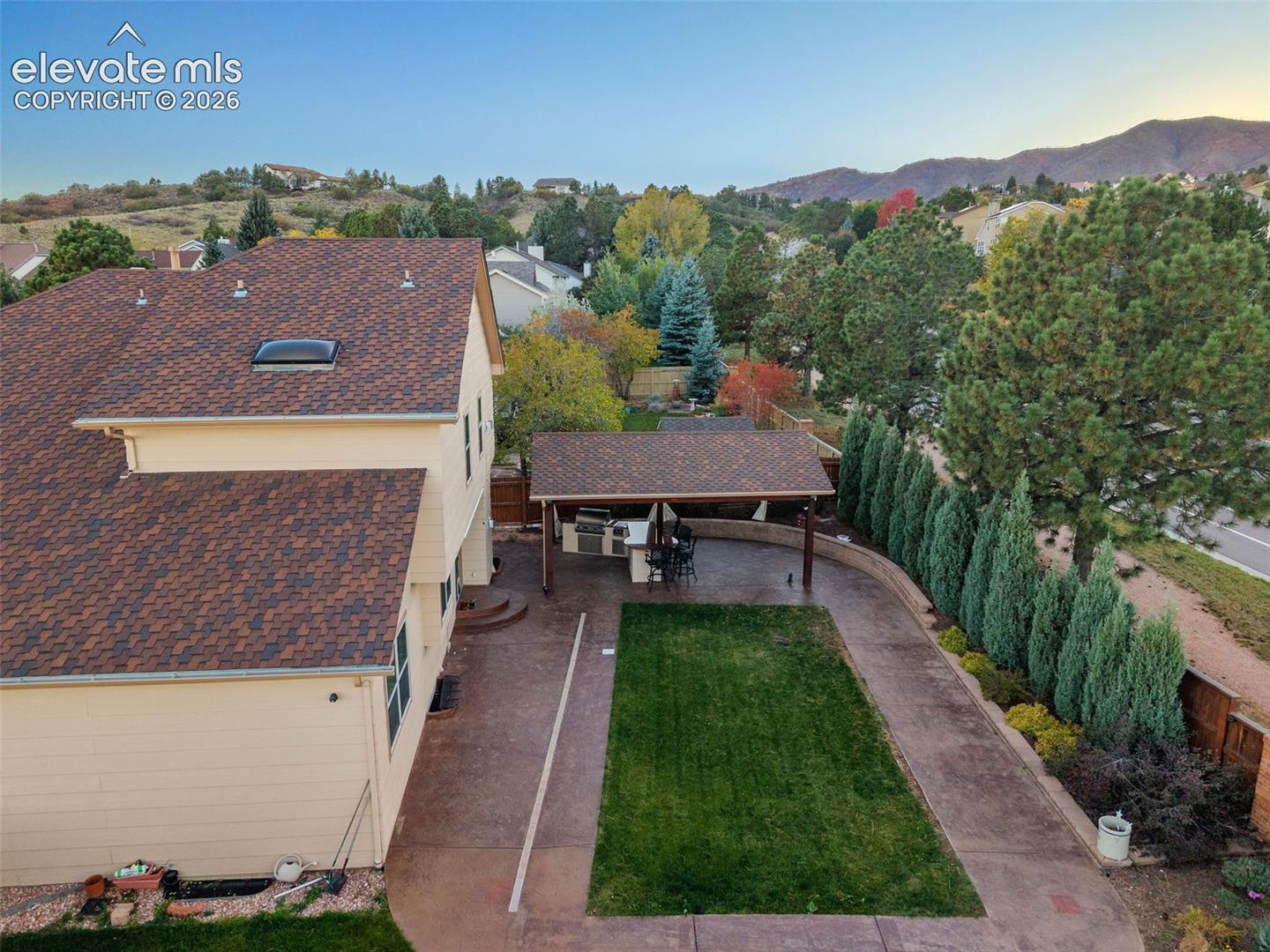 Listing photo 44 for 6120 Moorfield Avenue