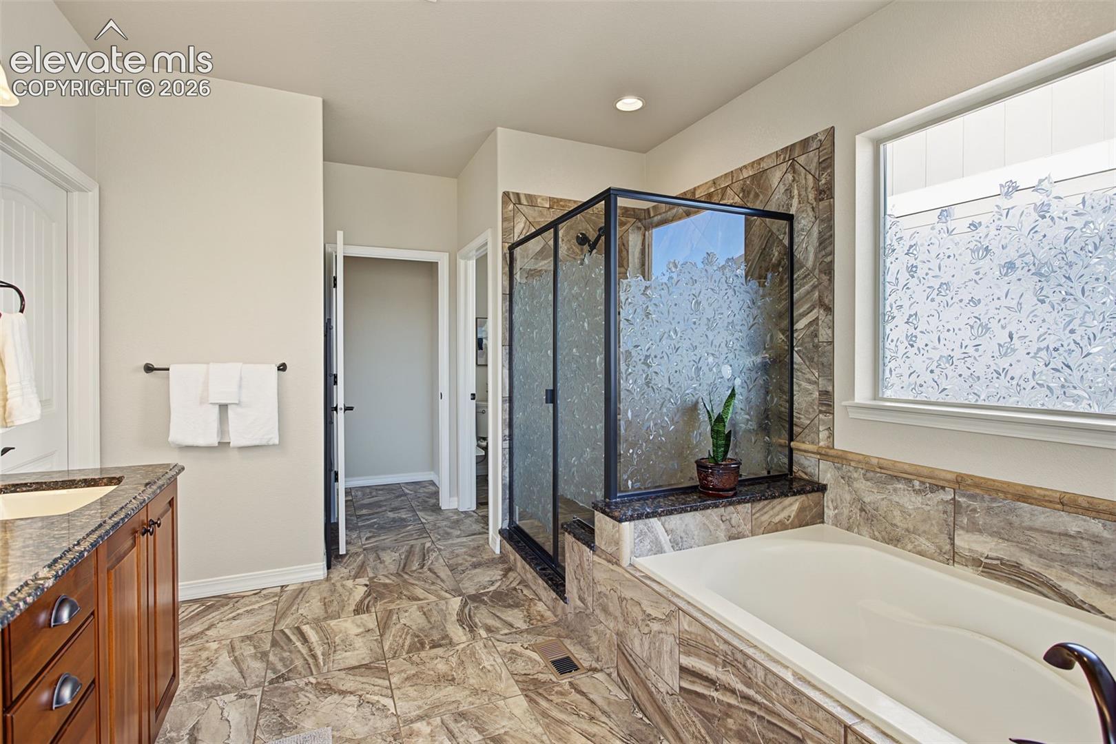 Listing photo 17 for 15621 Lake Mist Drive