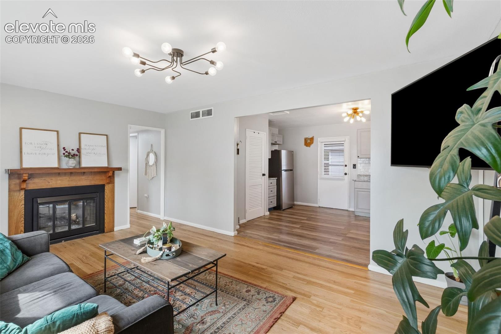Listing photo 12 for 1138 Florence Avenue