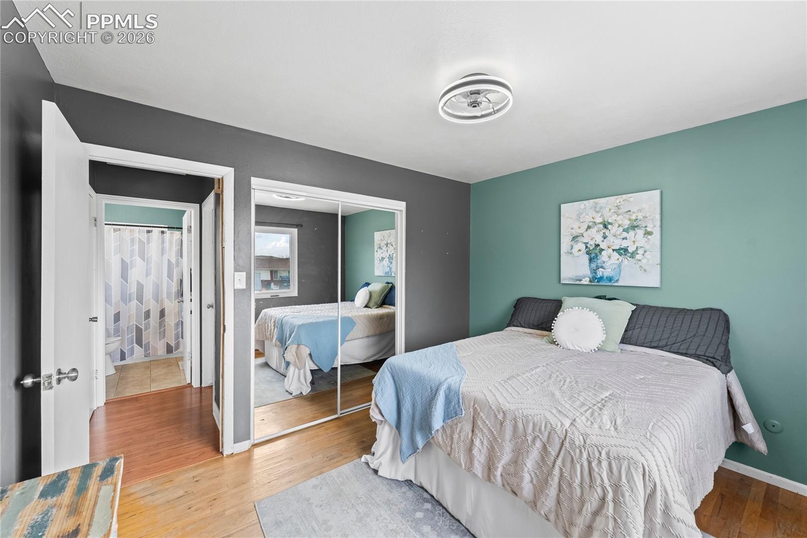 Listing photo 7 for 1325 Southmoor Drive