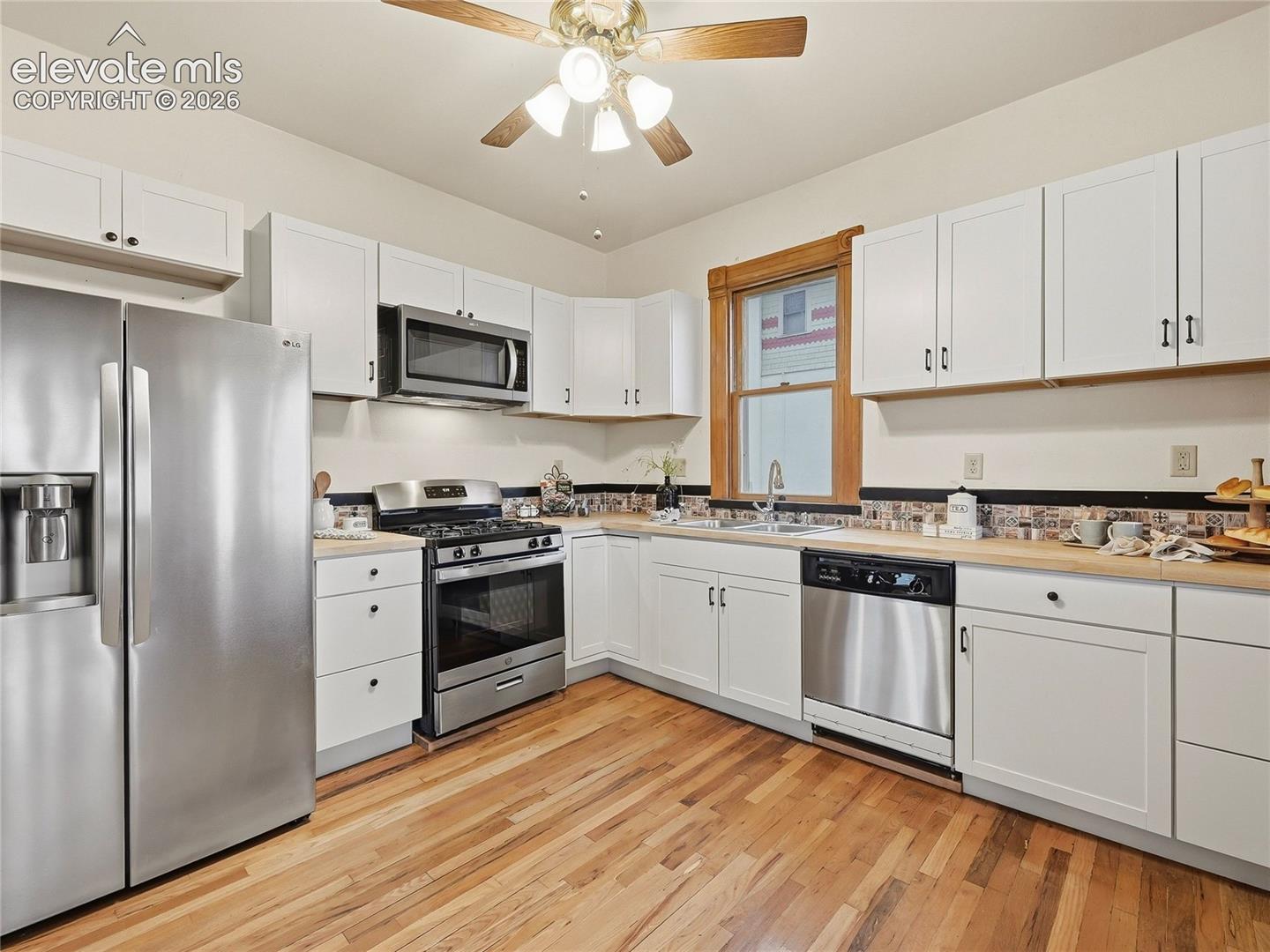 Listing photo 12 for 1912 N Greenwood Street