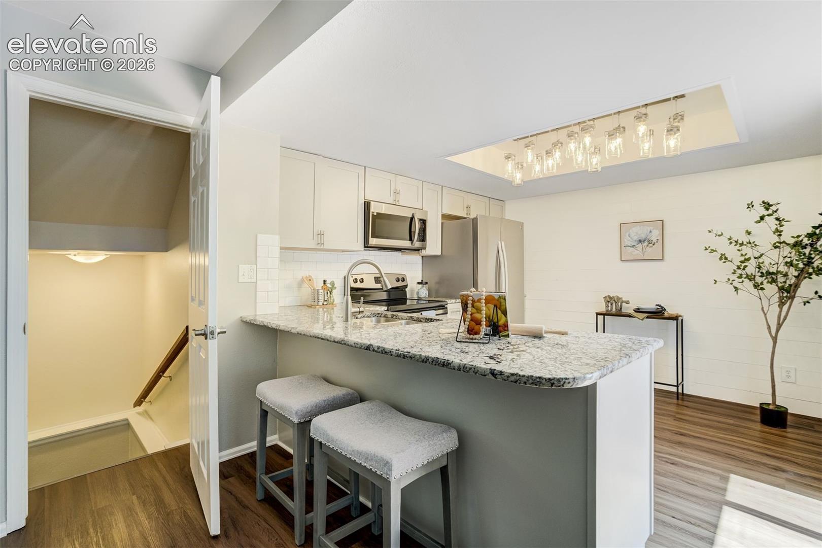 Listing photo 10 for 314 Cobblestone Drive