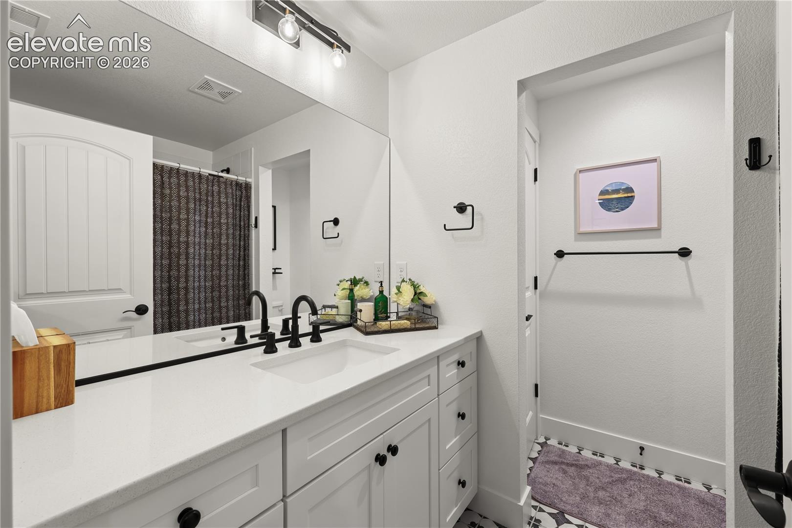 Listing photo 32 for 6538 Cumbre Vista Way