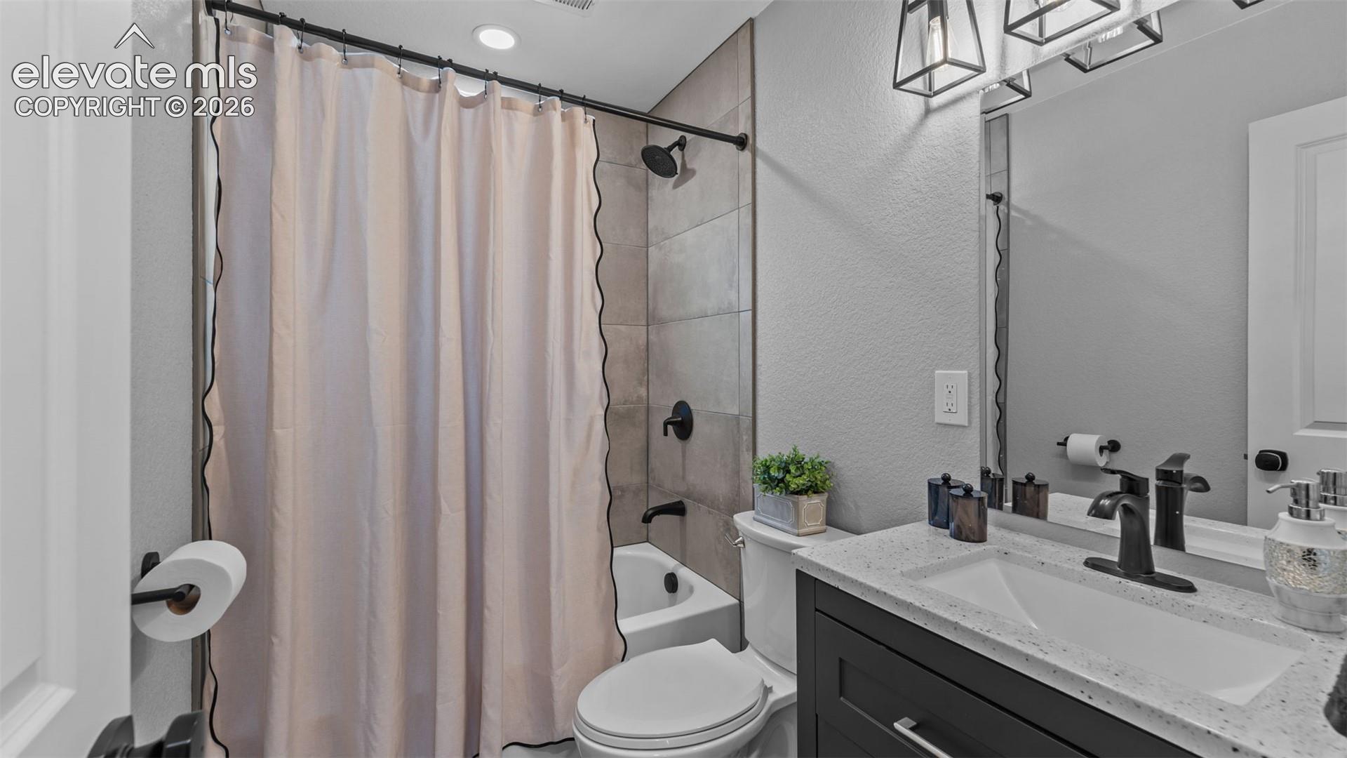Listing photo 15 for 3210 Virginia Avenue