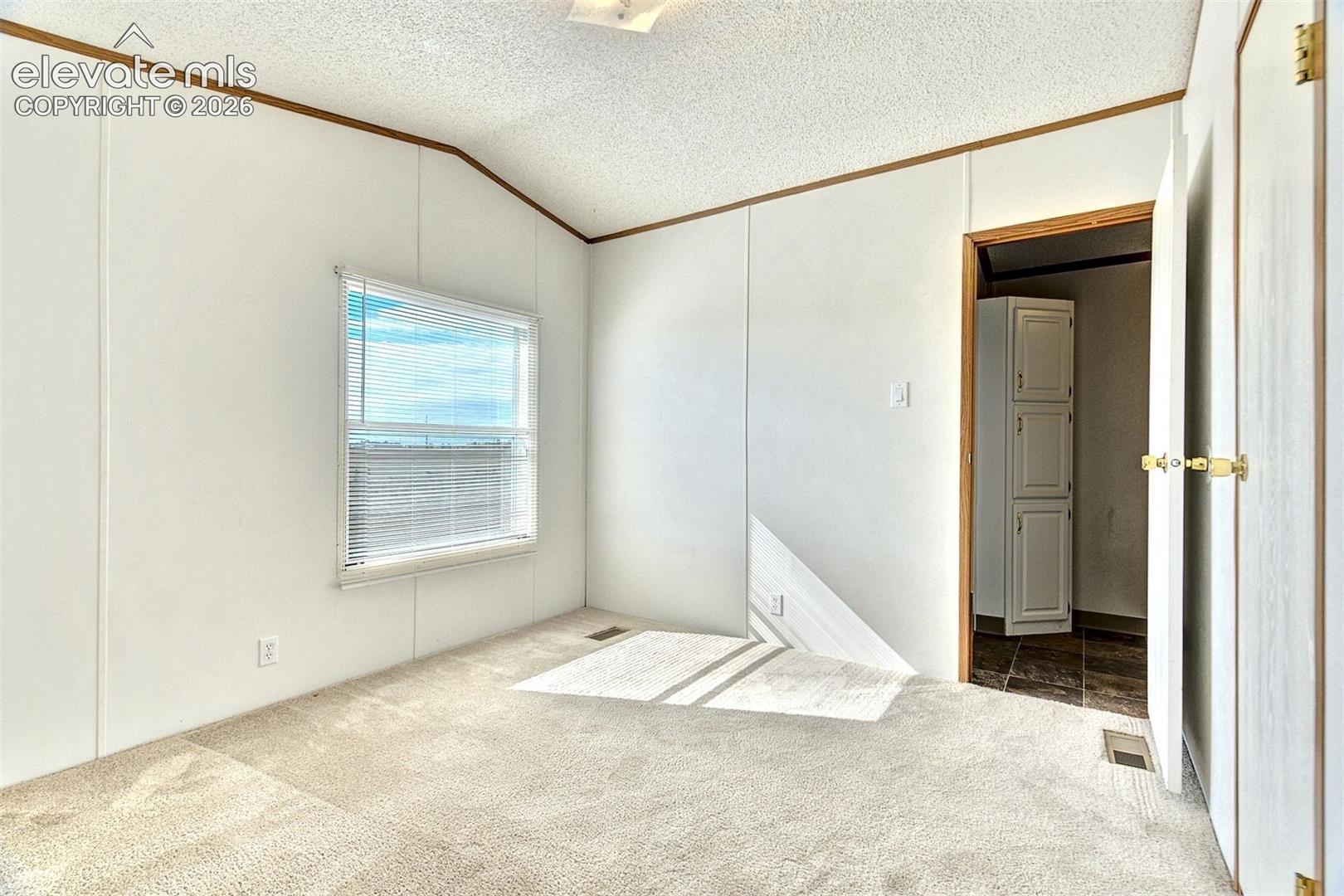 Listing photo 29 for 6375 Field View