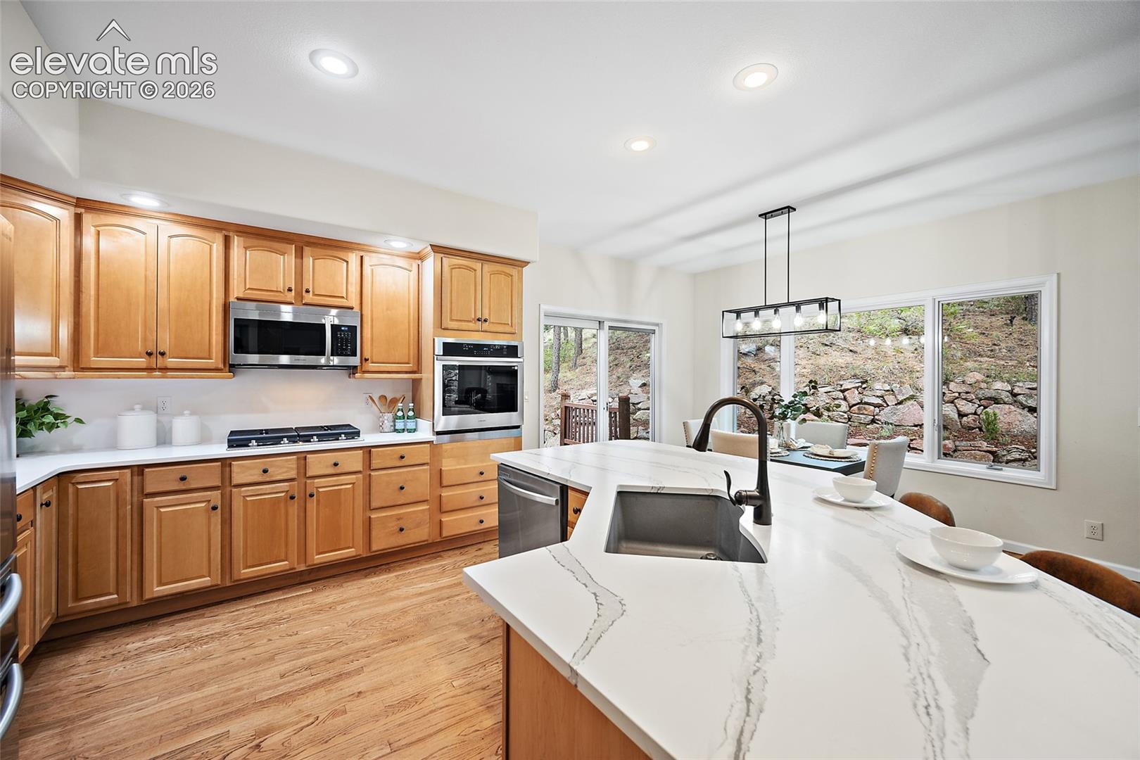 7530 Winding Oaks Drive, photo 4