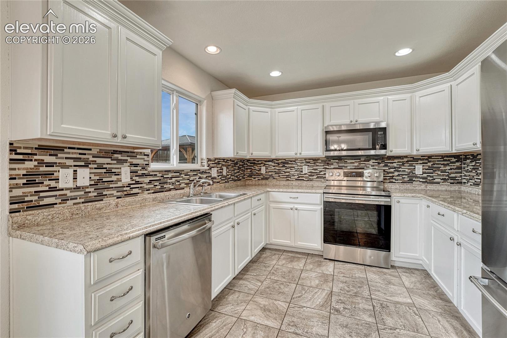Listing photo 11 for 6020 Dancing Sun Way