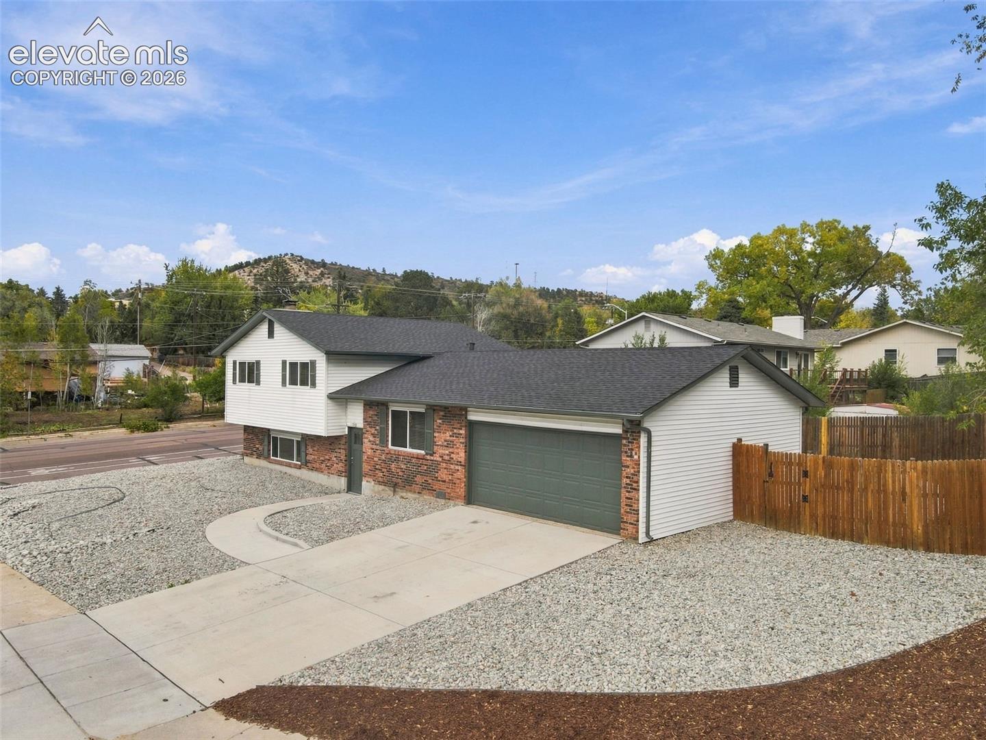 Listing photo 34 for 1070 Applewood Drive