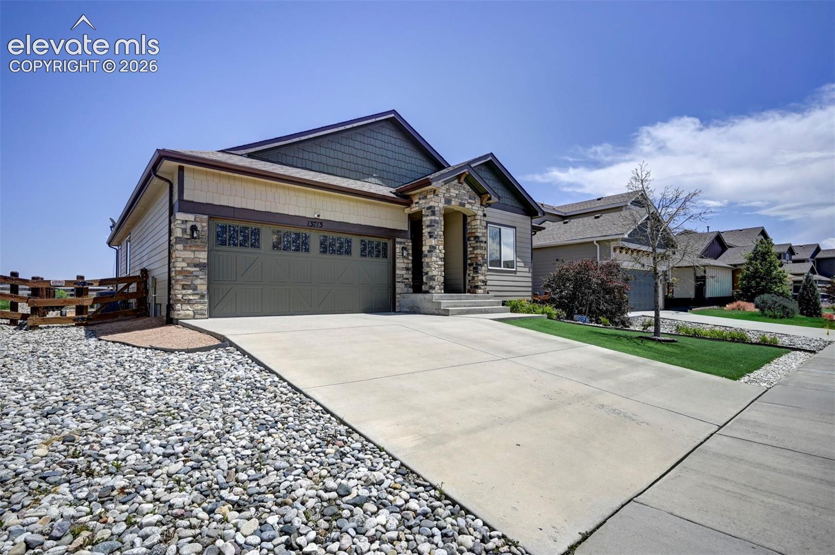 Listing photo 4 for 13713 Park Meadows Drive