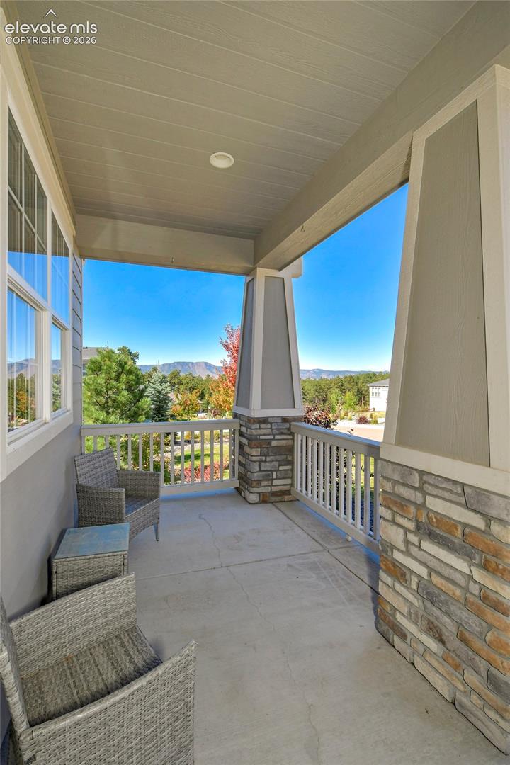 Listing photo 3 for 933 Tree Bark Terrace