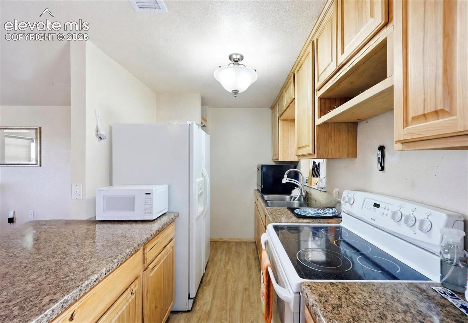 Listing photo 25 for 35270 Ford Road
