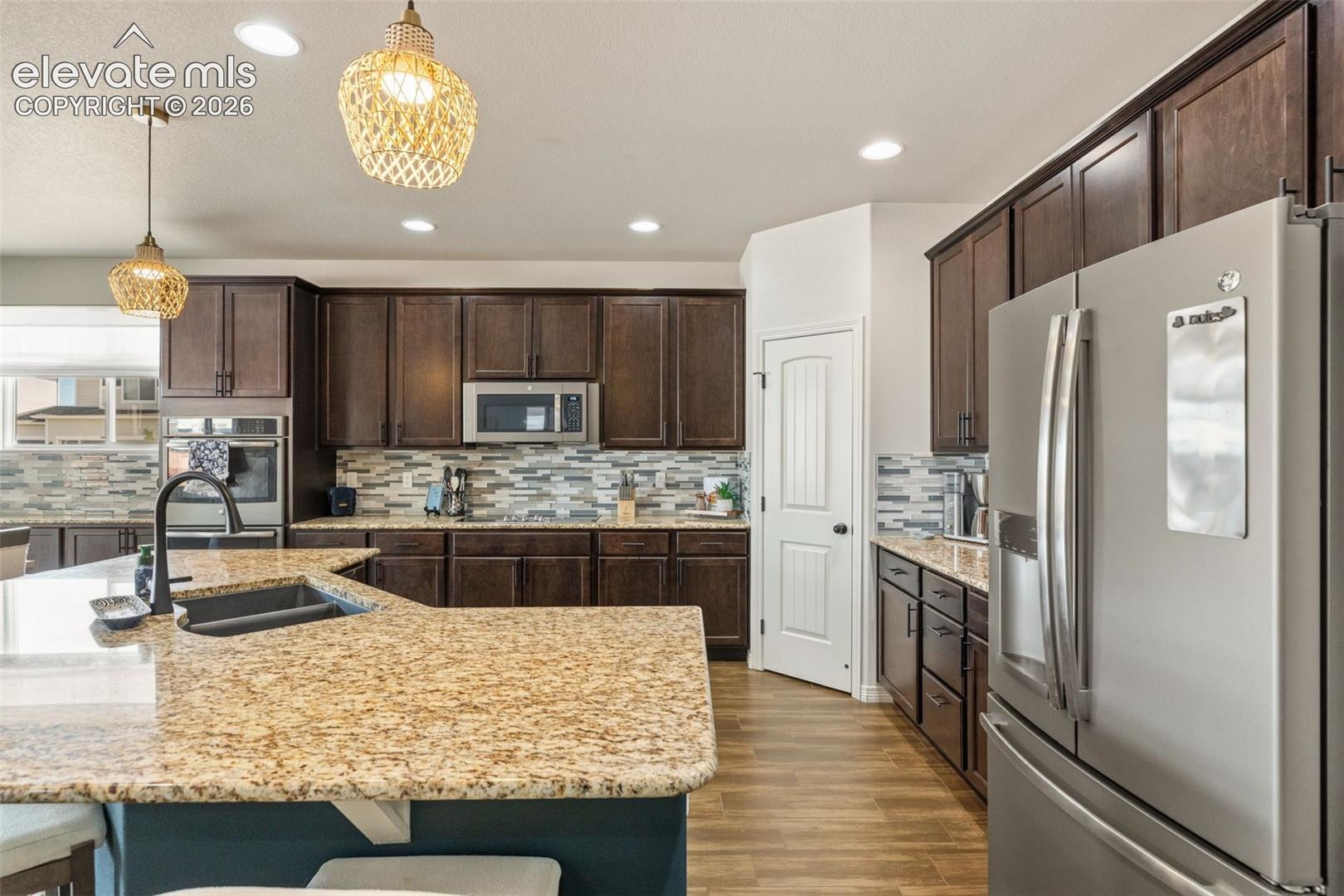 Listing photo 8 for 12792 Longview Park Lane