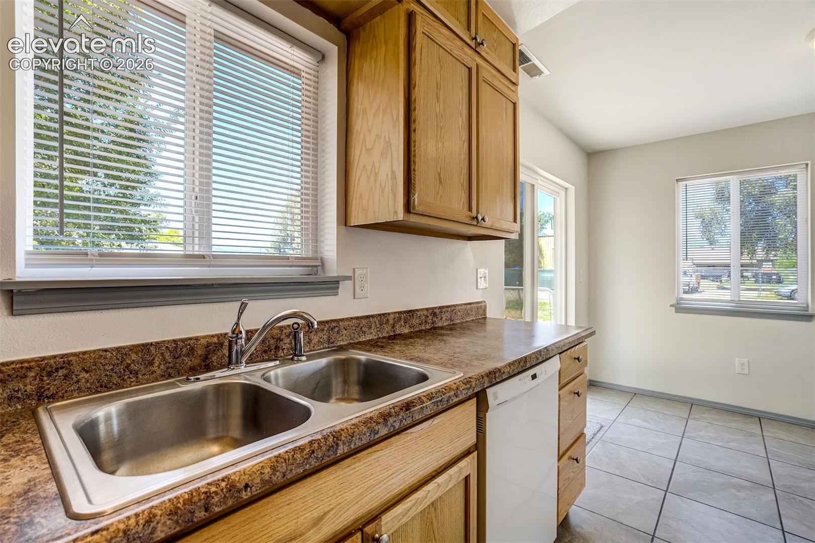3025 Grandview Street, photo 10