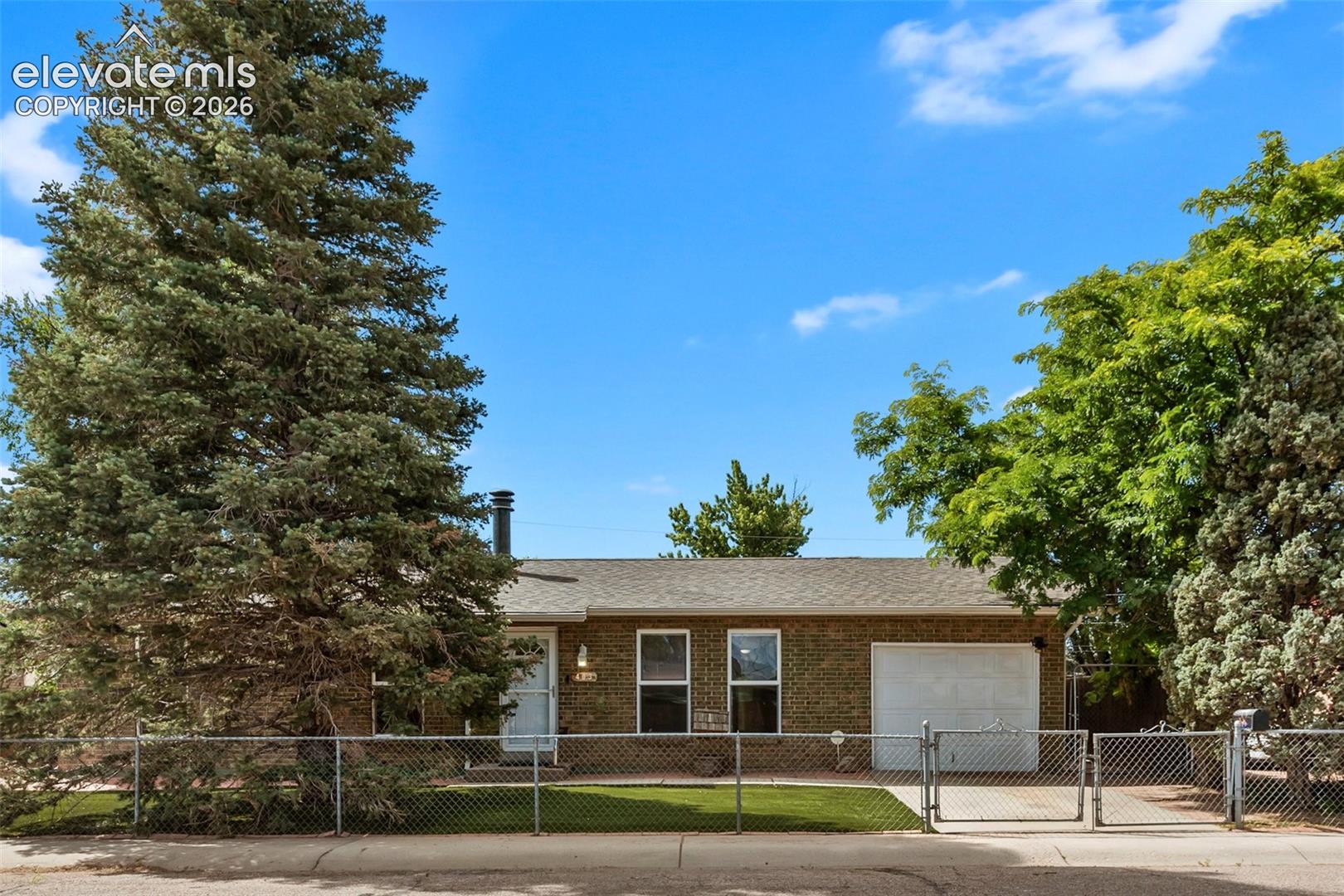 Listing photo 4 for 403 Shield Road