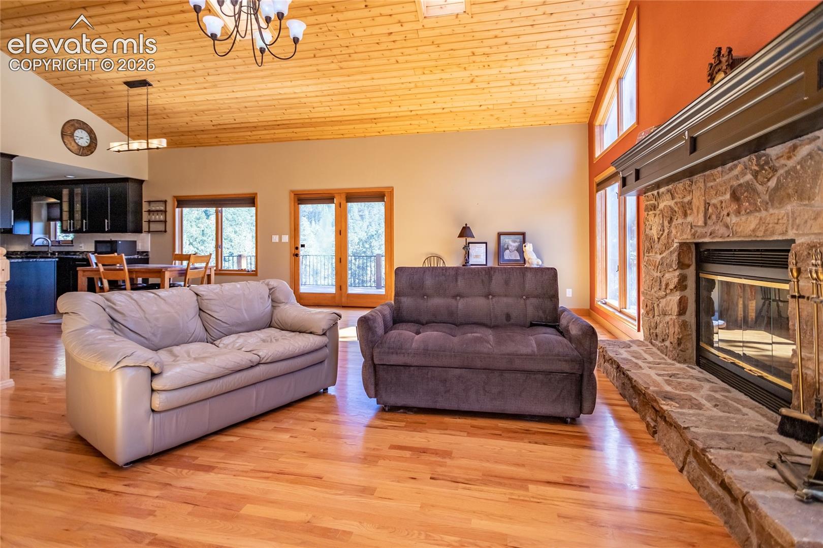Listing photo 5 for 1325 Kings Crown Road