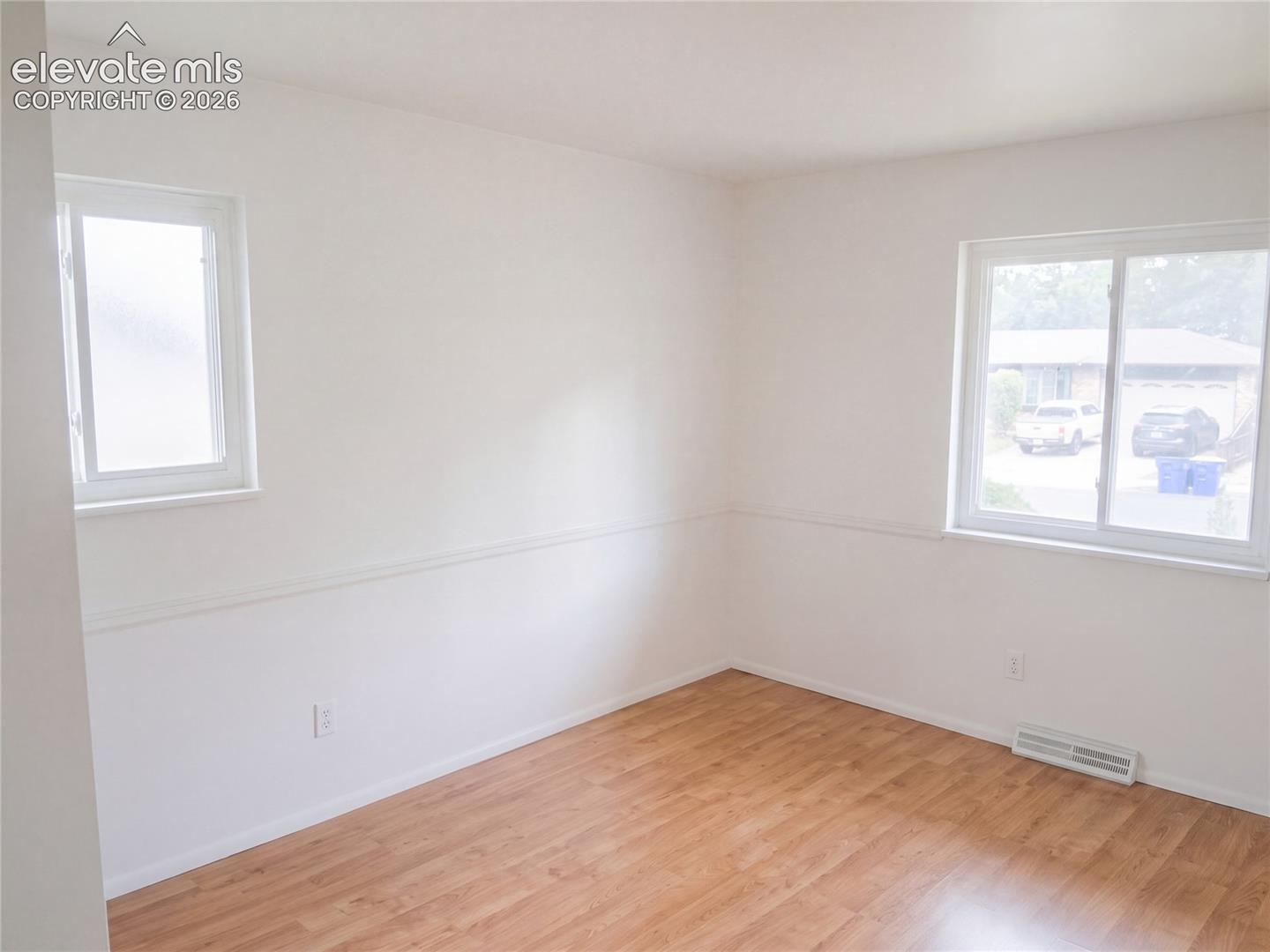 Listing photo 15 for 4015 Valli Vista Road