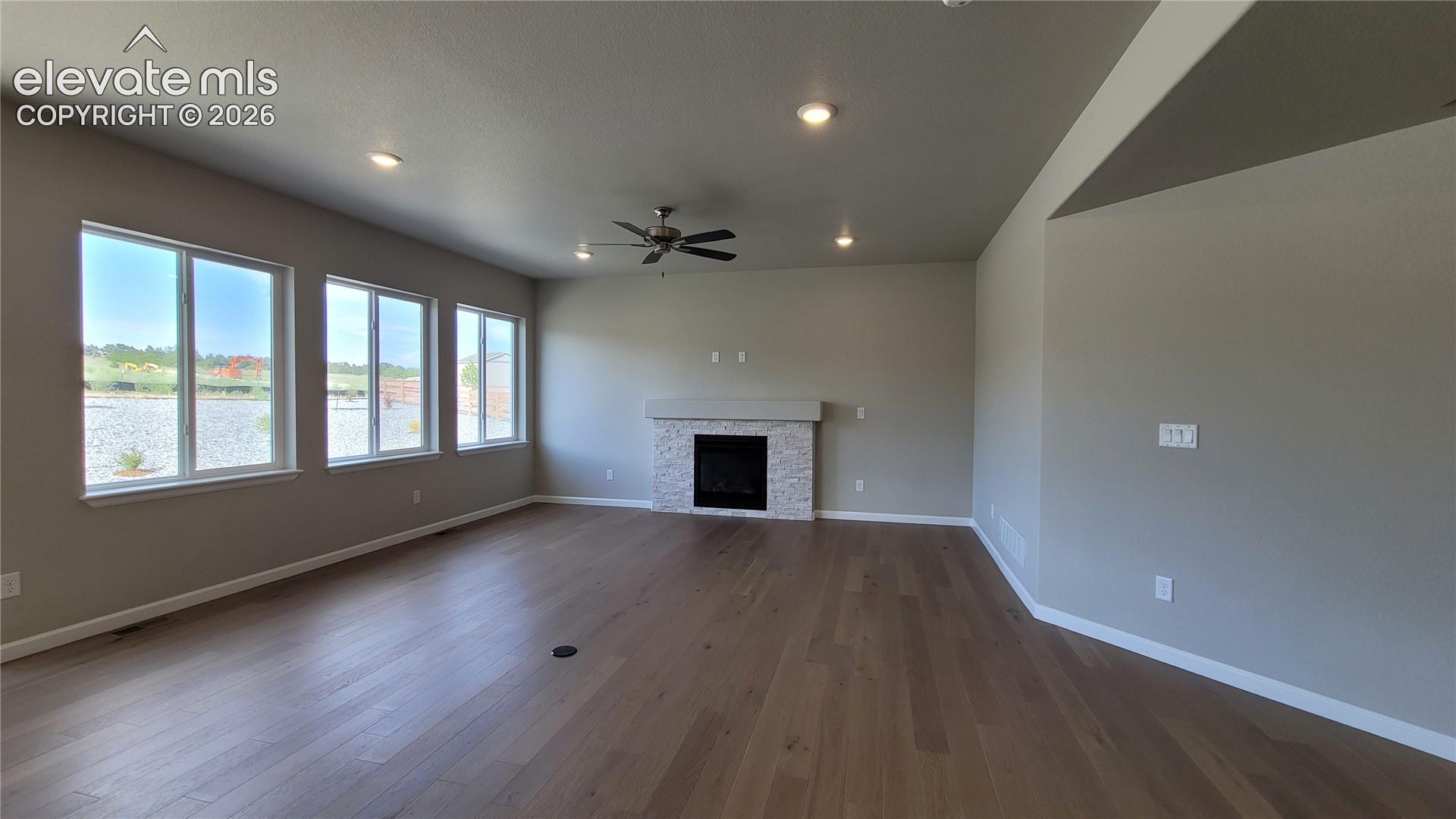 Listing photo 4 for 10651 Wolf Lake Drive
