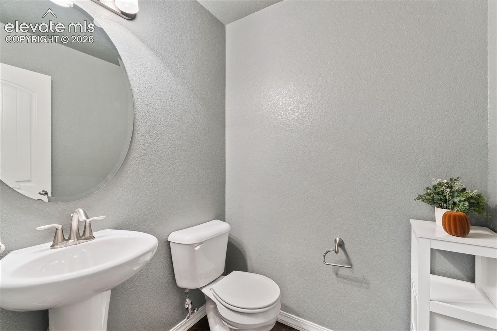 Listing photo 9 for 7478 Benecia Drive