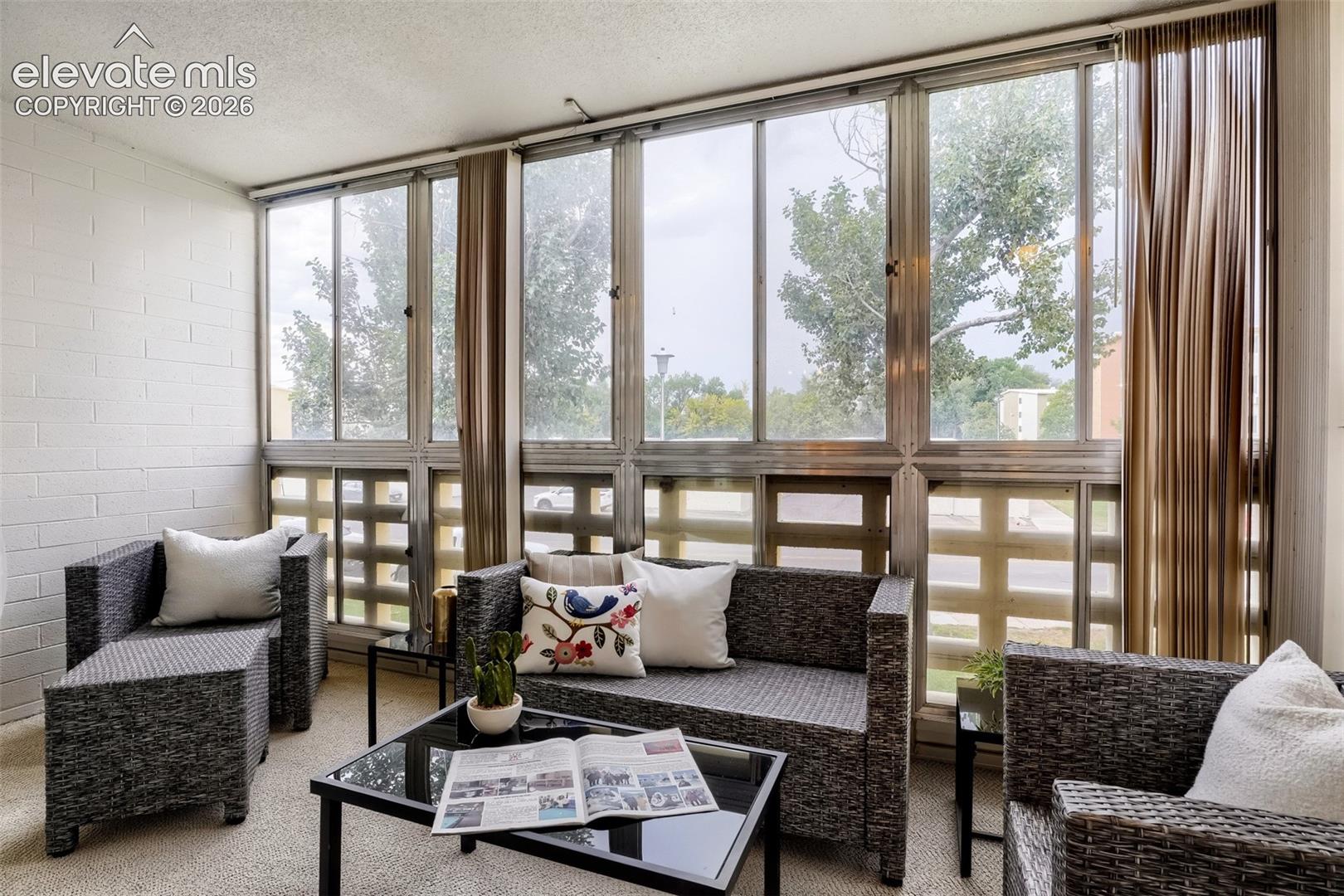 Listing photo 4 for 680 S Alton Way 1B
