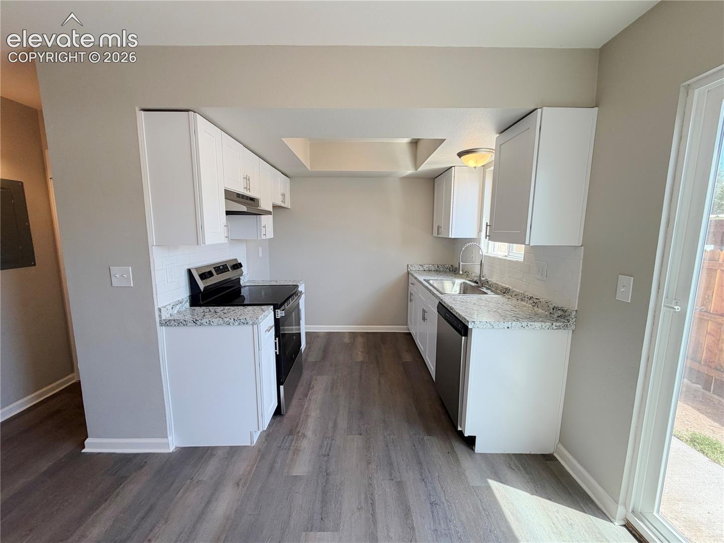 Listing photo 8 for 3075 Starlight Circle