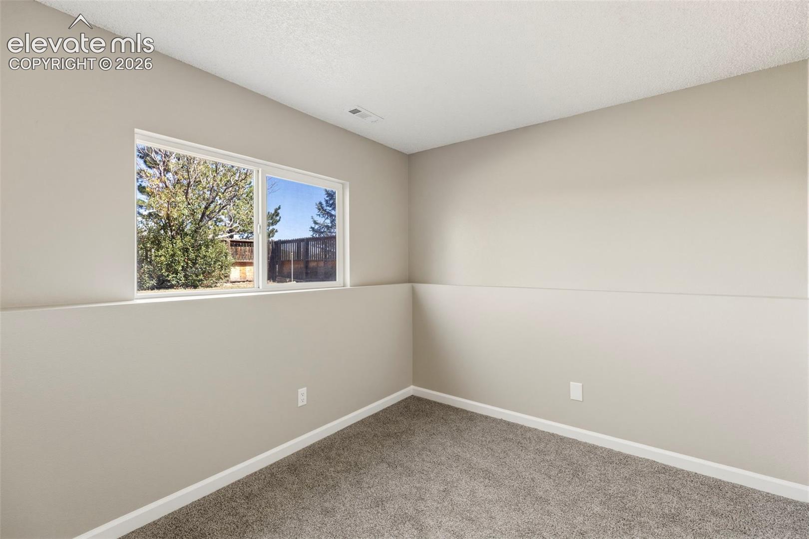 Listing photo 30 for 4537 Fenton Road