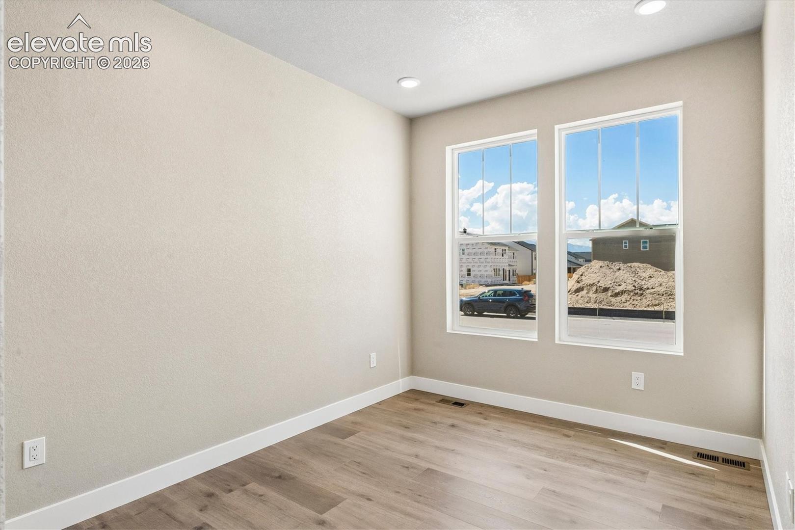 Listing photo 2 for 7891 Grey Bark Way
