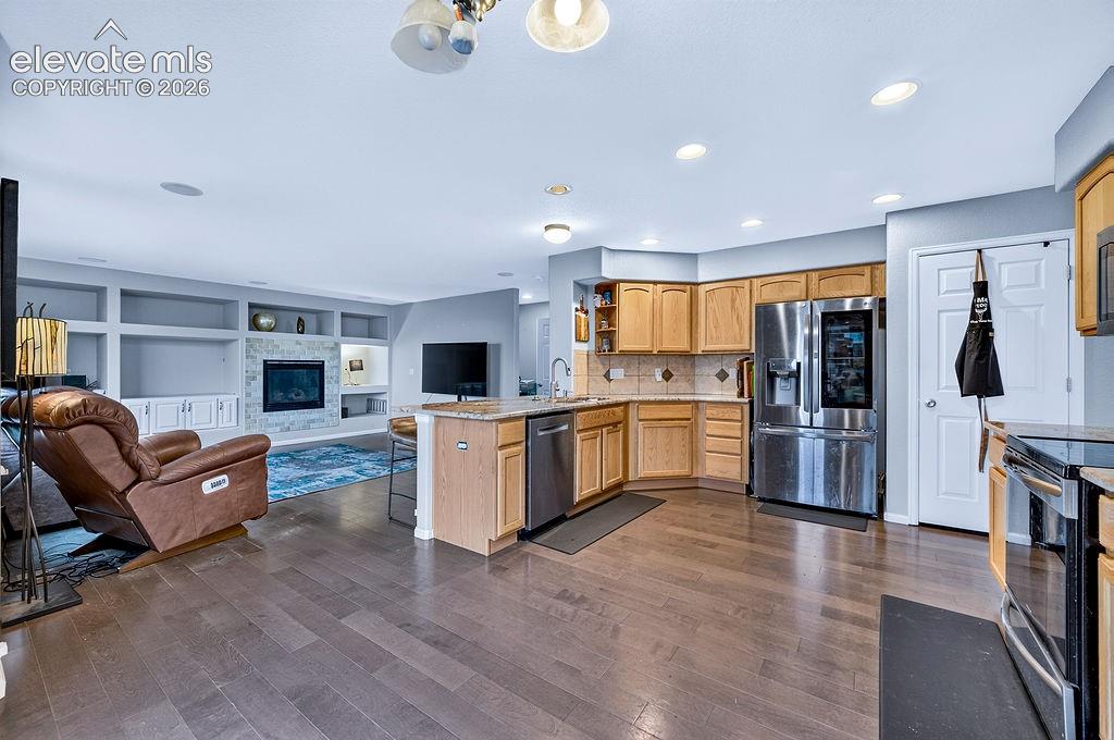 Listing photo 9 for 7239 Gardenstone Drive
