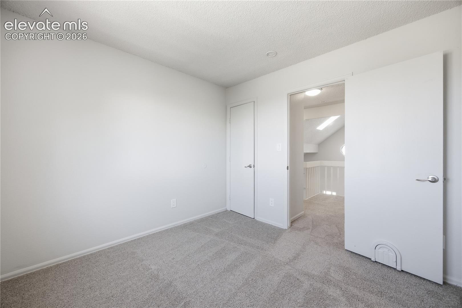 Listing photo 16 for 4571 Sunnyhill Drive