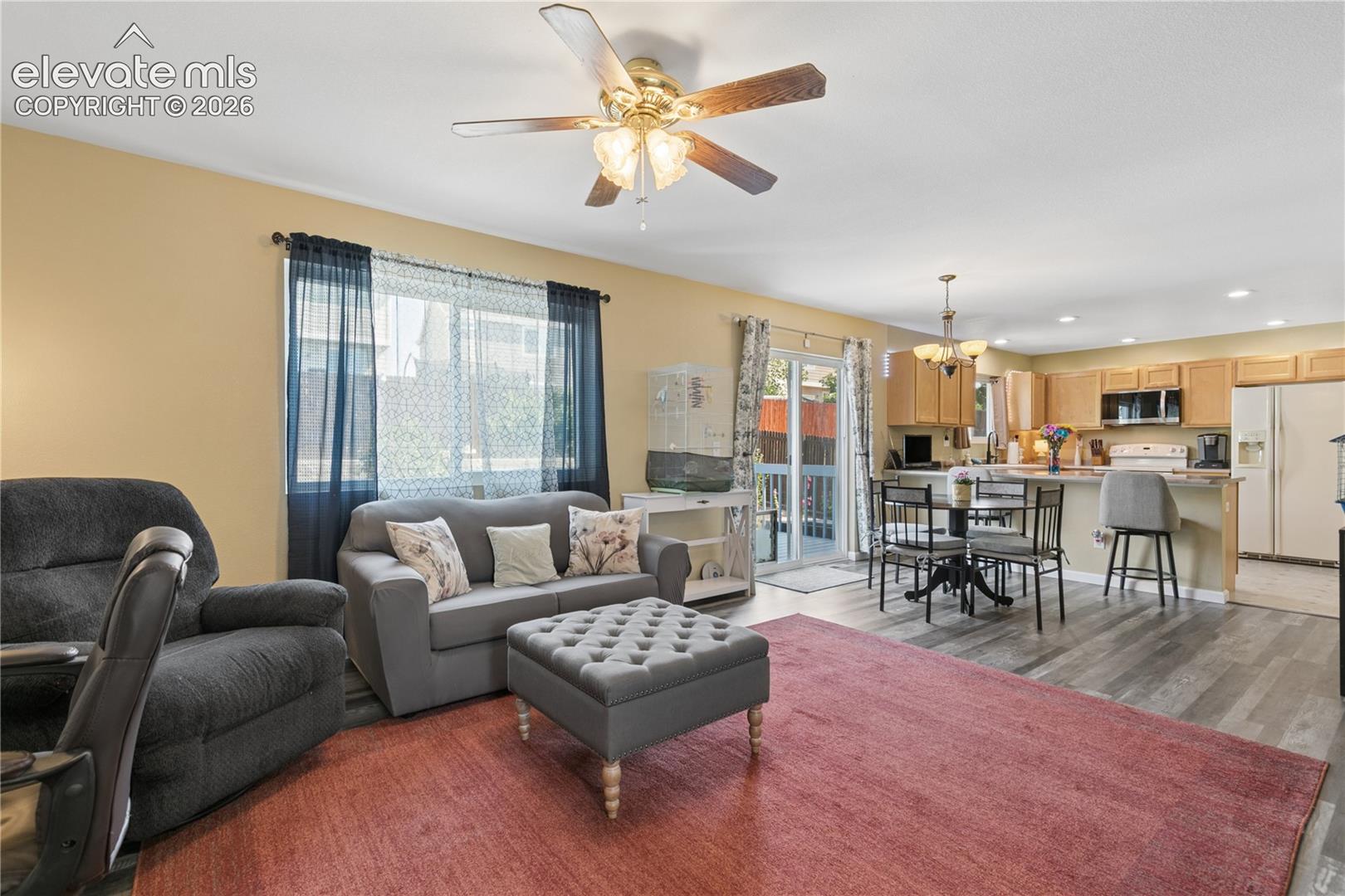 Listing photo 5 for 8034 Brittinger Way