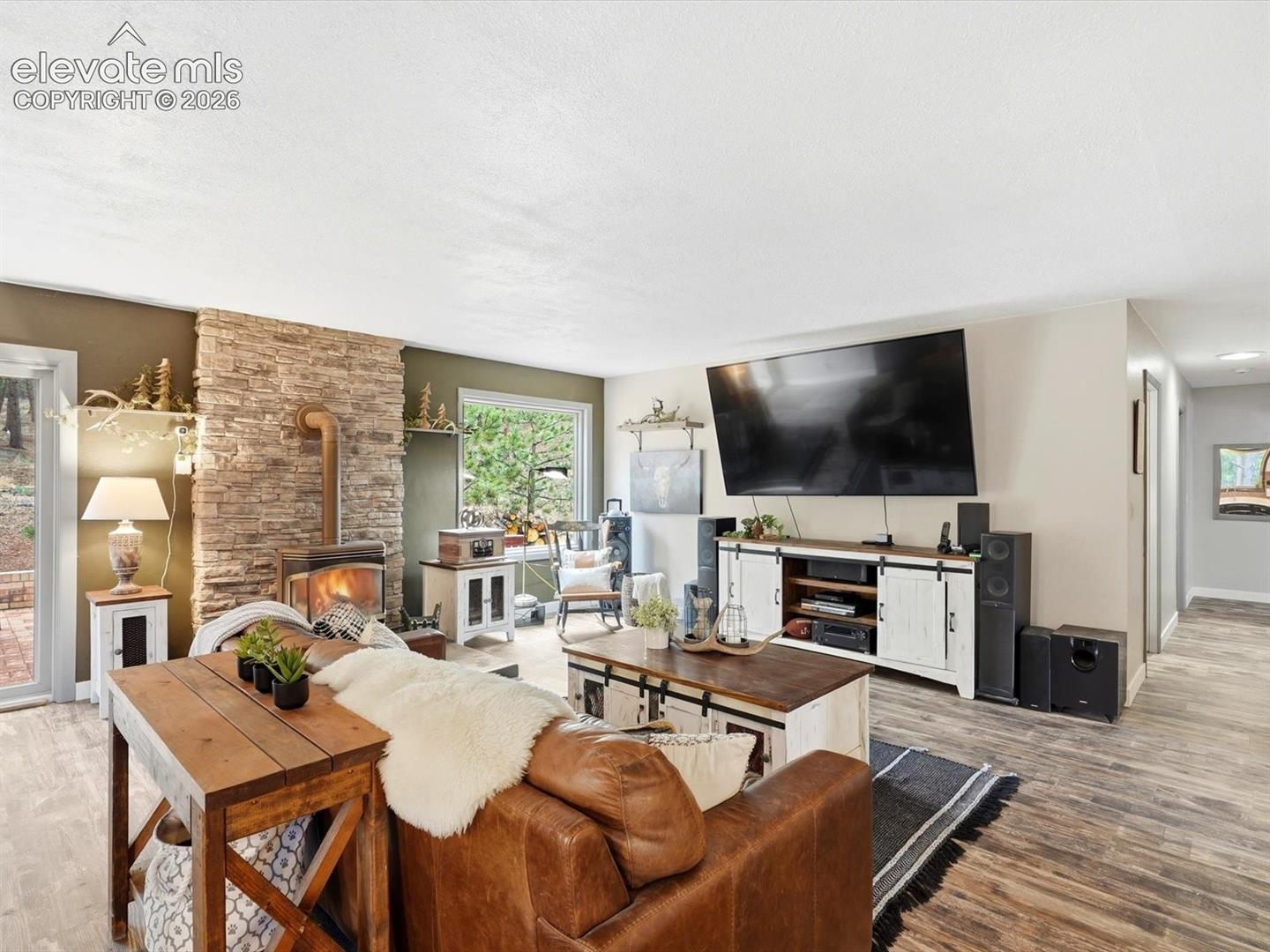 Listing photo 2 for 14635 Westcreek Road