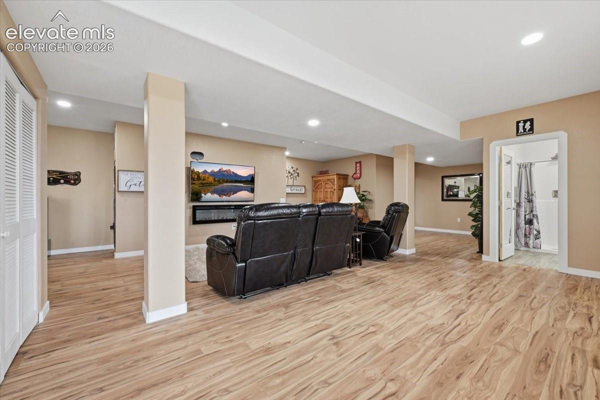 Listing photo 36 for 1516 N Platteville Boulevard