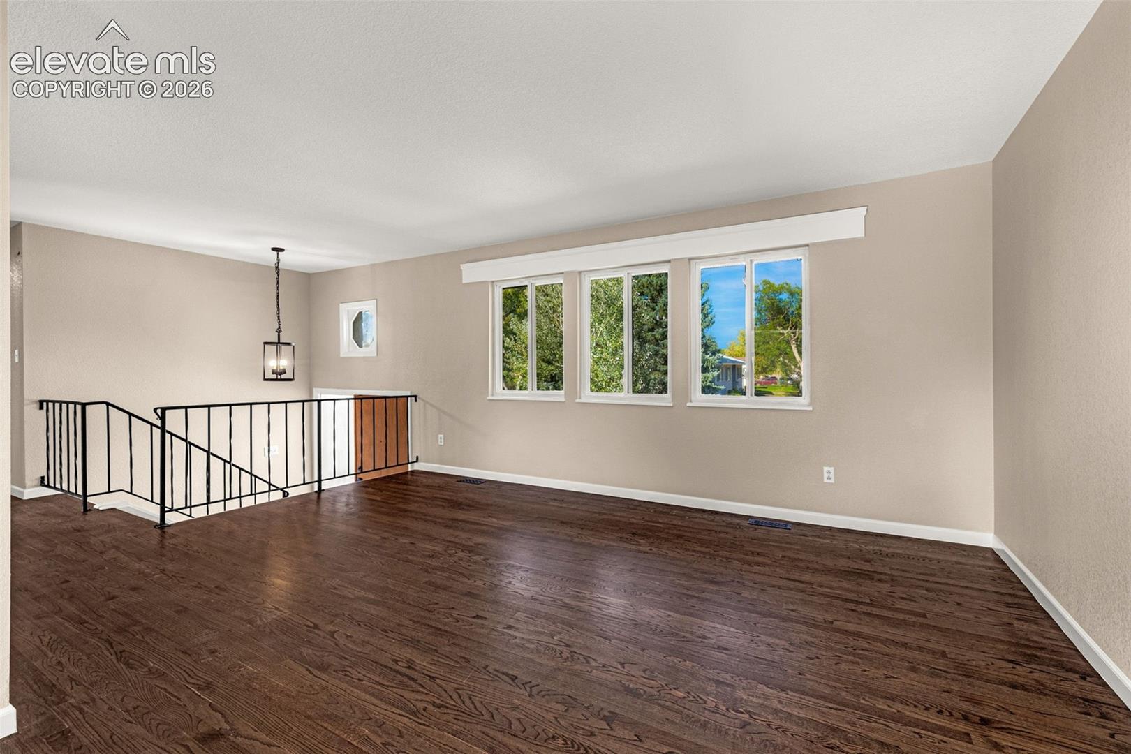 Listing photo 7 for 216 De La Vista Street