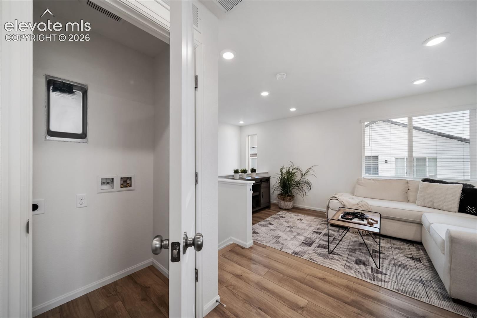Listing photo 23 for 5811 Bowerman Lane