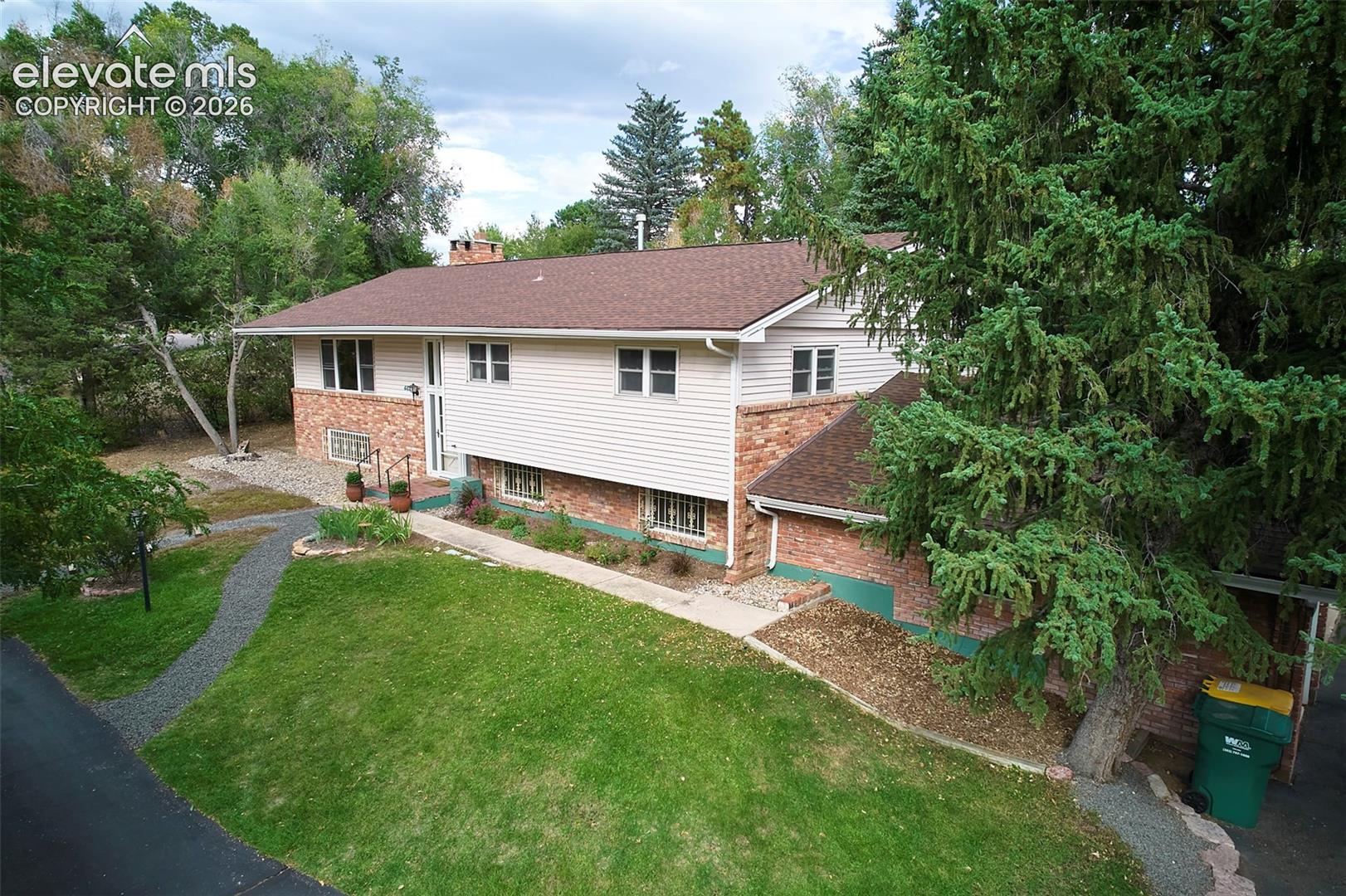 6827 Rosewood Drive — listing photo