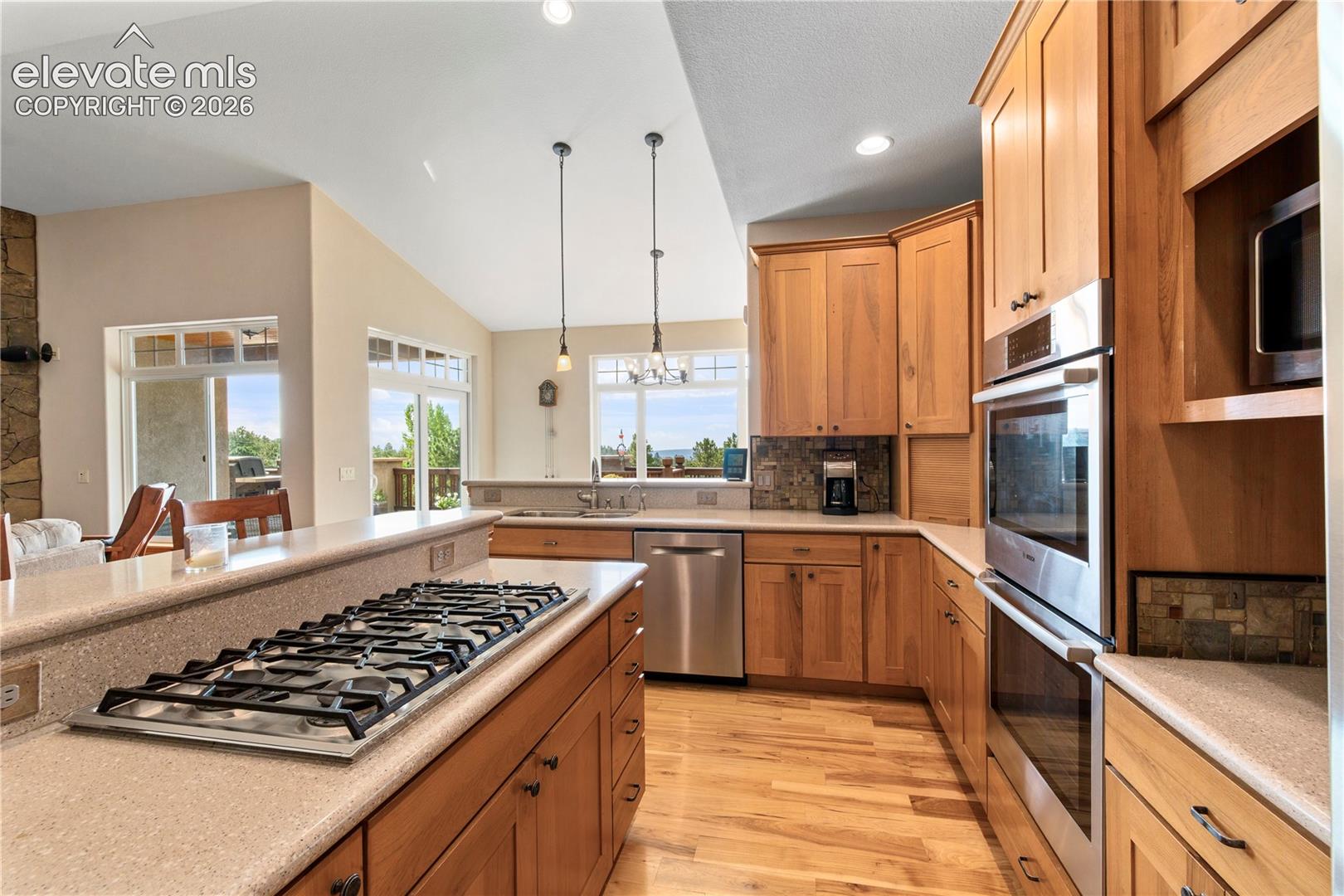 Listing photo 7 for 3290 Hamal Circle