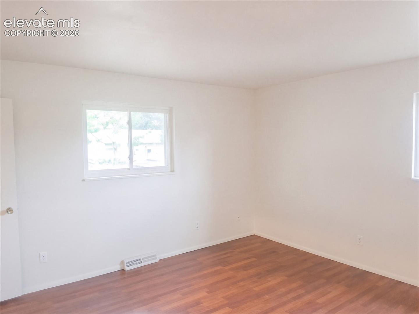 Listing photo 18 for 4015 Valli Vista Road