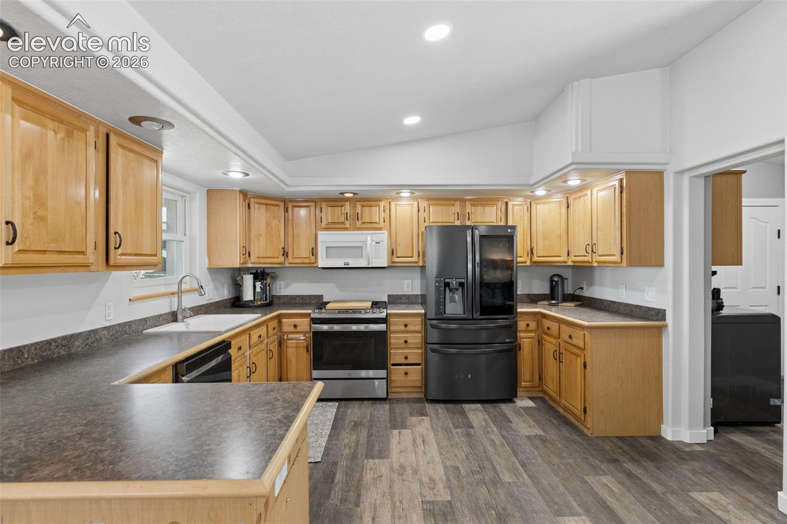 Listing photo 17 for 28230 Washington Road