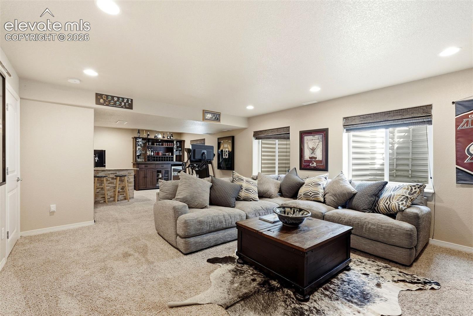 Listing photo 4 for 10567 Mount Evans Drive