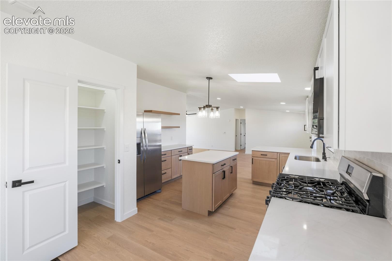 Listing photo 18 for 131 Dillon Lane