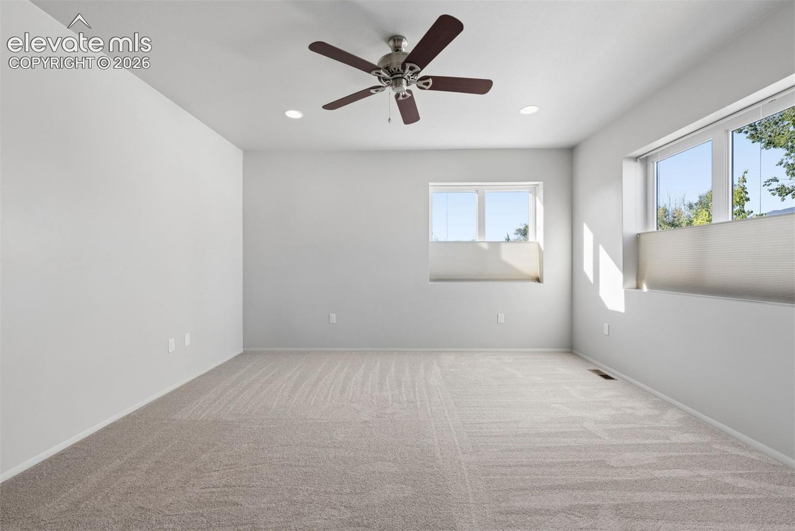 Listing photo 34 for 815 W Jefferson Street