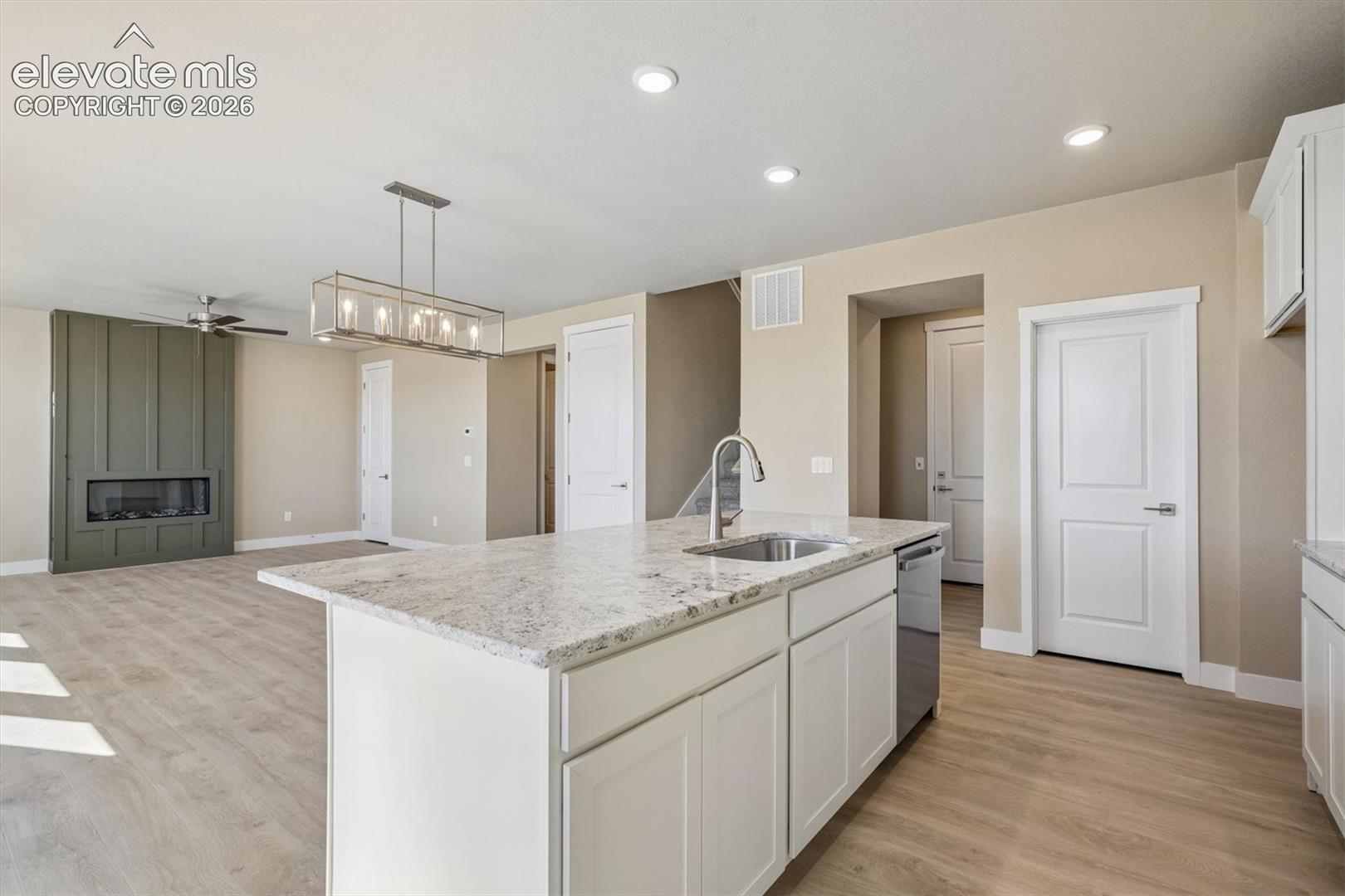 Listing photo 11 for 7907 Grey Bark Way