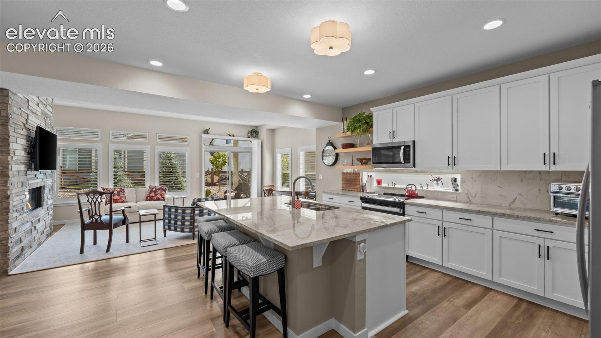 Listing photo 6 for 6055 Bennach Grove
